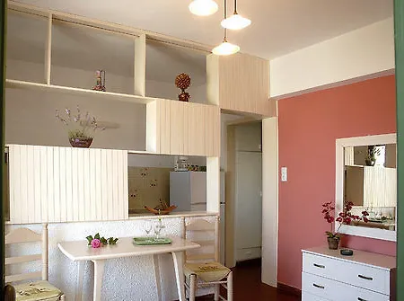 Bellevue Apartment *